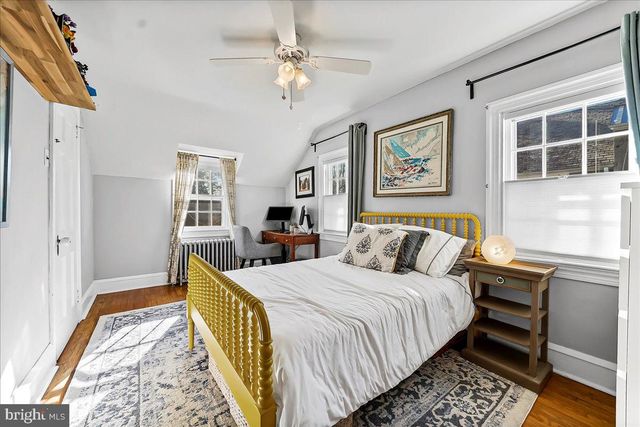 9 W ESSEX AVE, Lansdowne, PA 19050