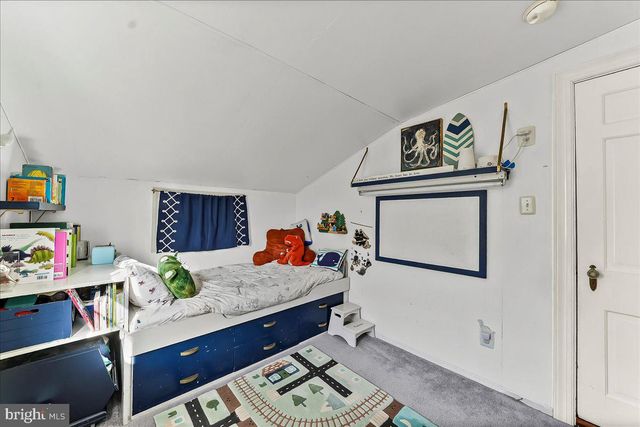 9 W ESSEX AVE, Lansdowne, PA 19050