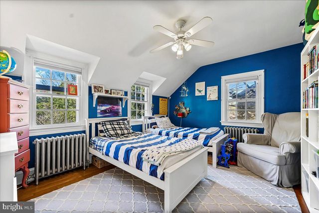 9 W ESSEX AVE, Lansdowne, PA 19050