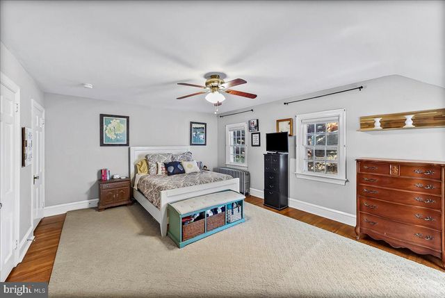 9 W ESSEX AVE, Lansdowne, PA 19050