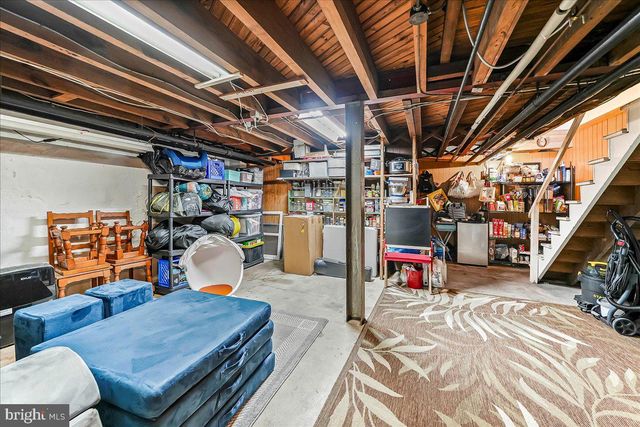 9 W ESSEX AVE, Lansdowne, PA 19050