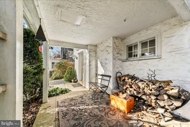 9 W ESSEX AVE, Lansdowne, PA 19050