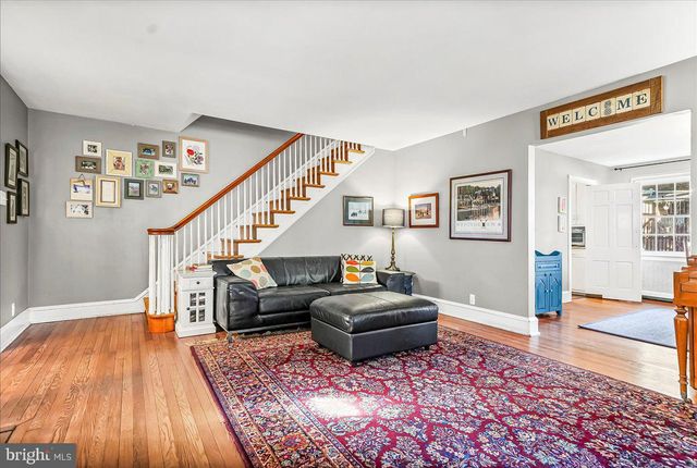 9 W ESSEX AVE, Lansdowne, PA 19050