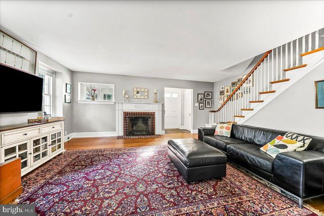 9 W ESSEX AVE, Lansdowne, PA 19050