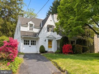 9 W ESSEX AVE, Lansdowne, PA 19050