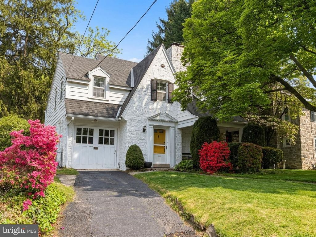 9 W ESSEX AVE, Lansdowne, PA 19050