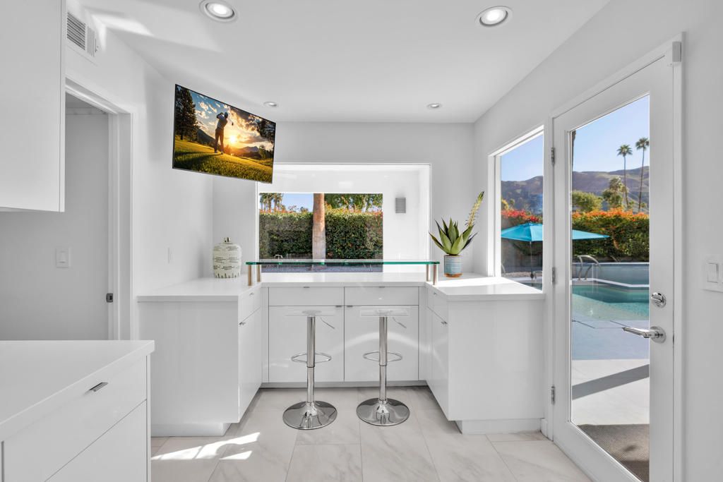 Image 11 of property listing at 2358 S Alhambra Drive, Palm Springs, CA 92264