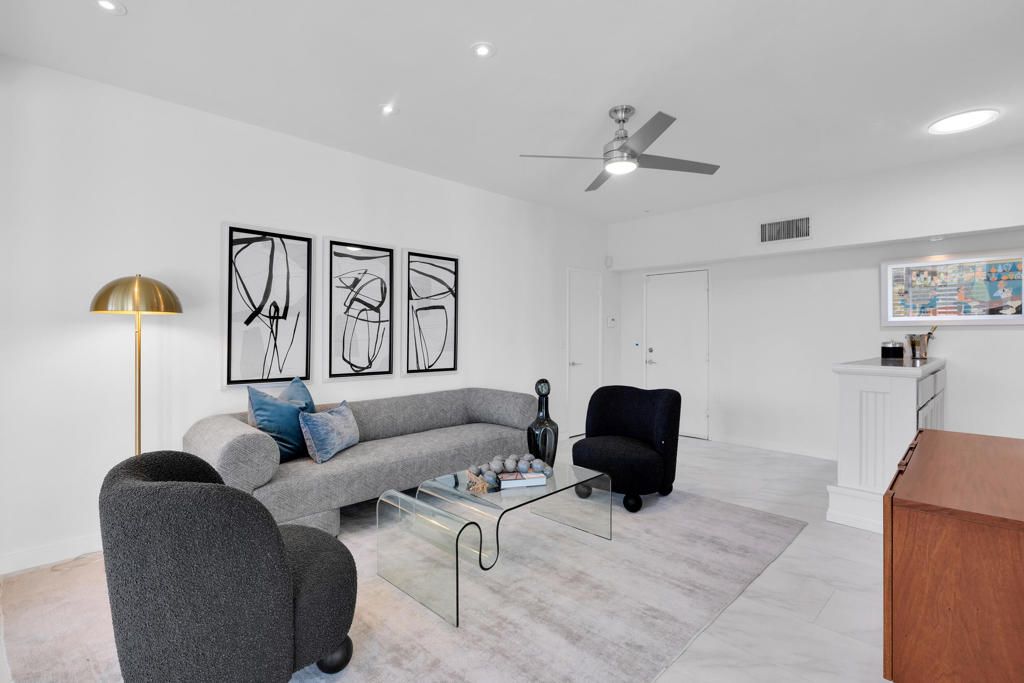 Image 17 of property listing at 2358 S Alhambra Drive, Palm Springs, CA 92264