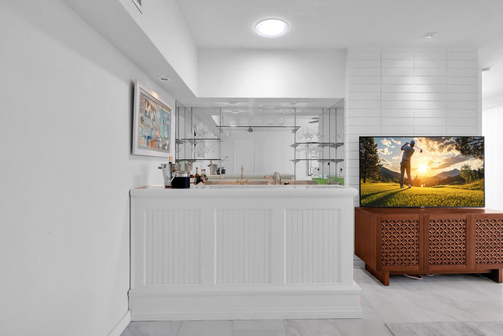 Image 18 of property listing at 2358 S Alhambra Drive, Palm Springs, CA 92264