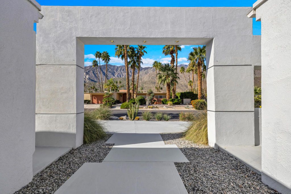 Image 2 of property listing at 2358 S Alhambra Drive, Palm Springs, CA 92264