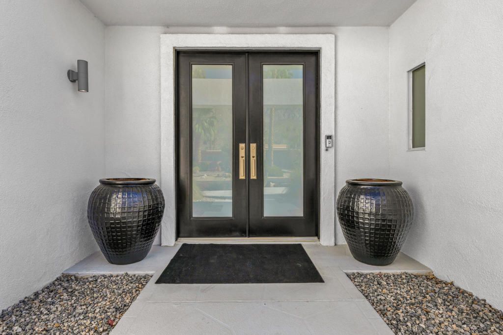 Image 3 of property listing at 2358 S Alhambra Drive, Palm Springs, CA 92264