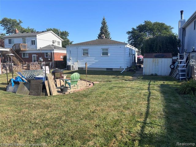 22829 Arcadia Street, Saint Clair Shores, MI 48082