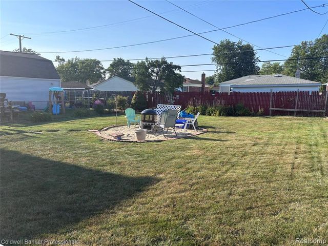 22829 Arcadia Street, Saint Clair Shores, MI 48082