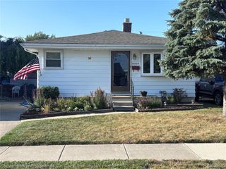 22829 Arcadia Street, Saint Clair Shores, MI 48082