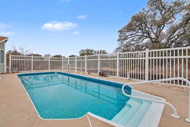 1109 County Road 132A, Kingsland, TX 78639