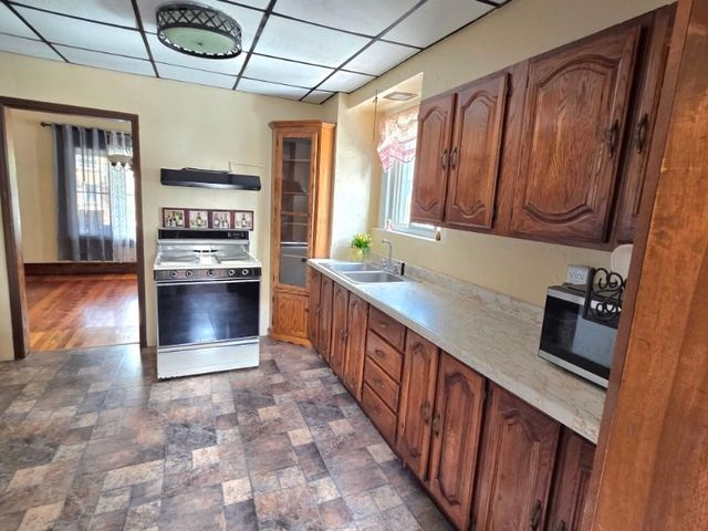 204 Boyles Ave, New Castle, PA 16101