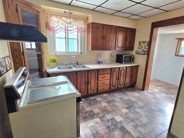 204 Boyles Ave, New Castle, PA 16101