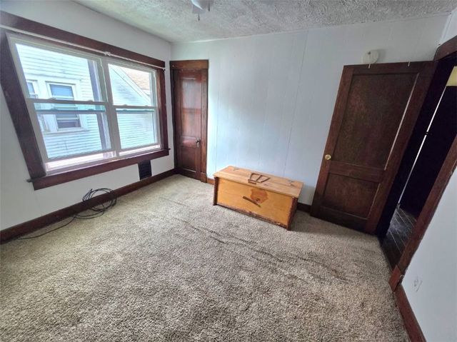 204 Boyles Ave, New Castle, PA 16101