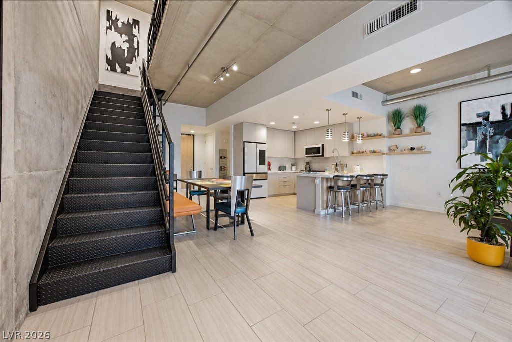 353 East Bonneville Avenue 121, Las Vegas, NV 89101 — photo 2