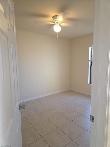 233 SE 23rd PL, Cape Coral, FL 33990