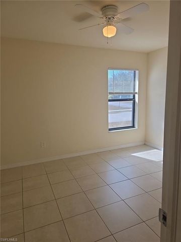 233 SE 23rd PL, Cape Coral, FL 33990