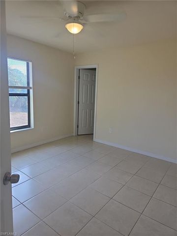 233 SE 23rd PL, Cape Coral, FL 33990