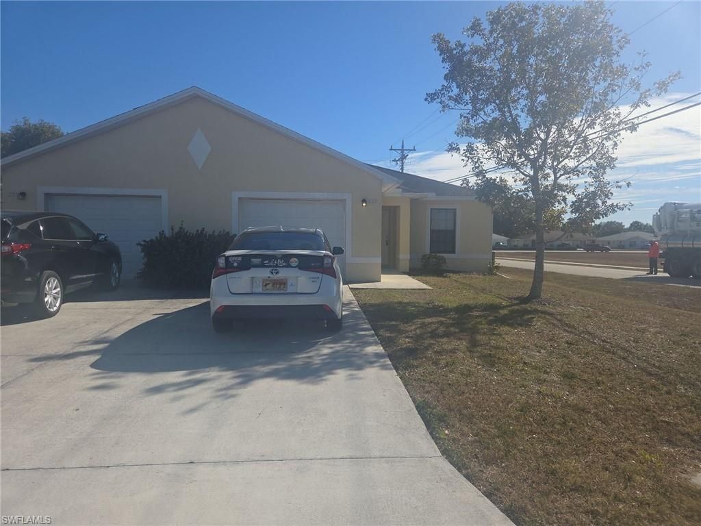 233 SE 23rd PL, Cape Coral, FL 33990