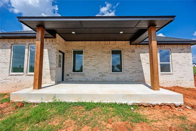 2437 CANYON Circle, Blanchard, OK 73010