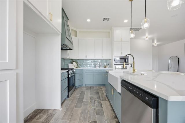 2437 CANYON Circle, Blanchard, OK 73010