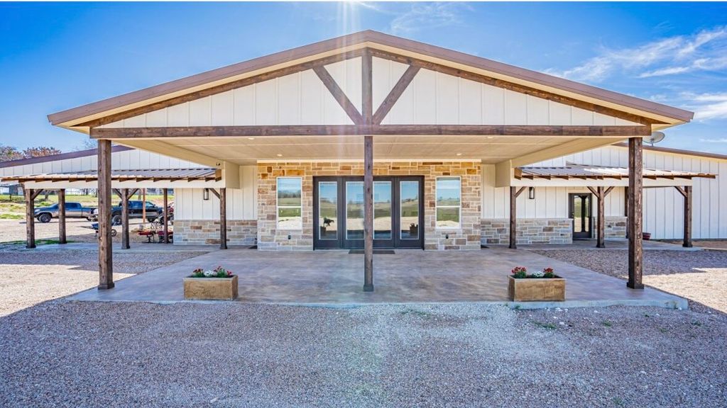 8900 Nix Road, Tolar, TX 76476