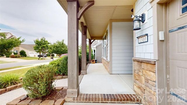 1310 Middlecrest Drive NW, Concord, NC 28027