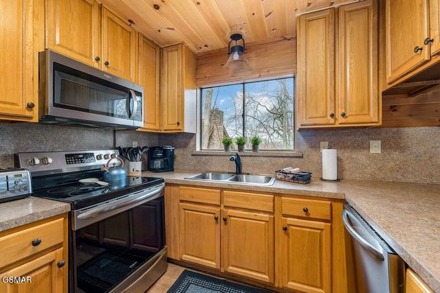 924 Stans Court, Gatlinburg, TN 37738