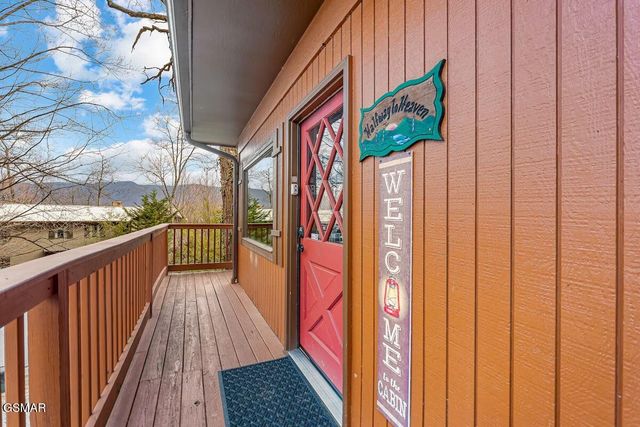 924 Stans Court, Gatlinburg, TN 37738