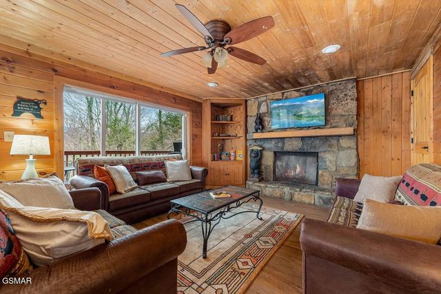 924 Stans Court, Gatlinburg, TN 37738