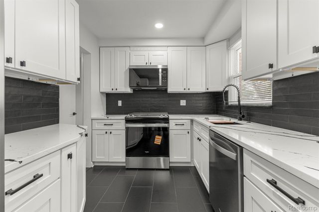 2515 21st Street, Wyandotte, MI 48192