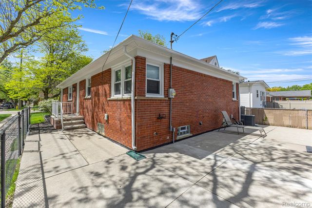 2515 21st Street, Wyandotte, MI 48192