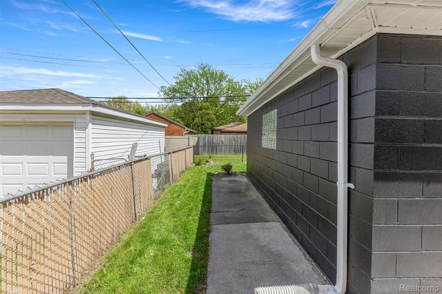2515 21st Street, Wyandotte, MI 48192