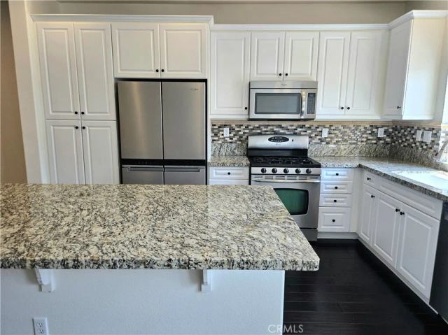6372 Tivoli Lane, Eastvale, CA 91752
