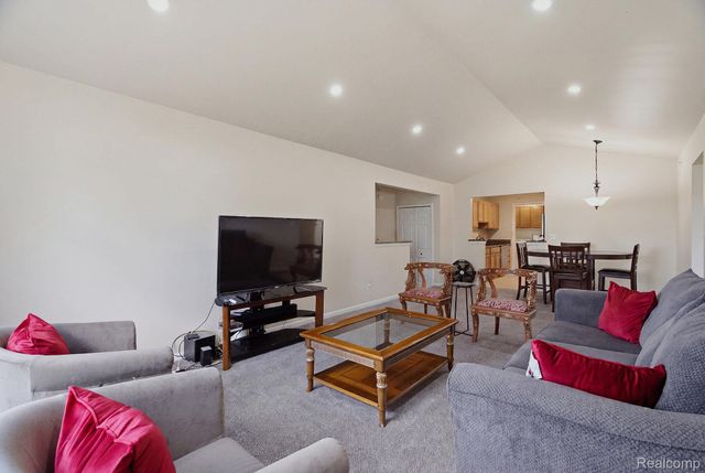21856 Hartford Way, Macomb Township, MI 48042