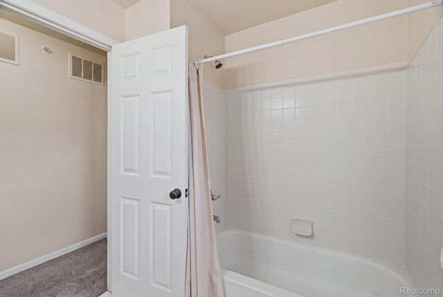 21856 Hartford Way, Macomb Township, MI 48042