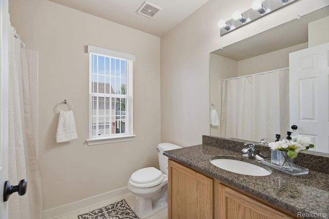 21856 Hartford Way, Macomb Township, MI 48042