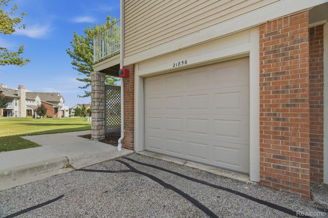 21856 Hartford Way, Macomb Township, MI 48042