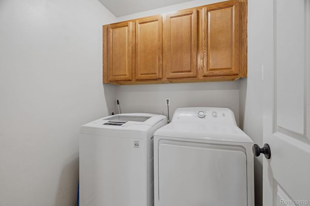 21856 Hartford Way, Macomb Township, MI 48042