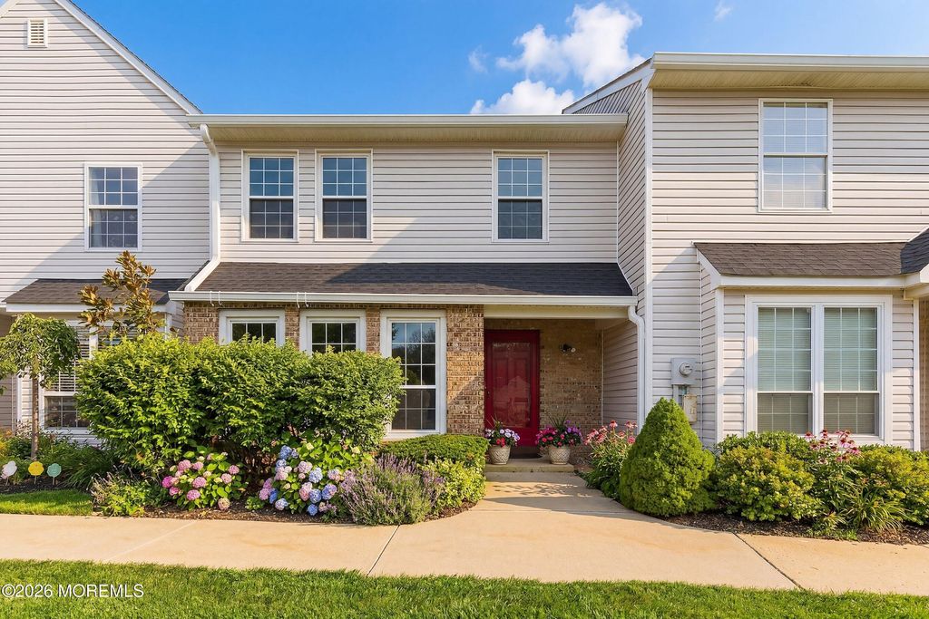 280 Fairfield Place, Morganville, NJ 07751