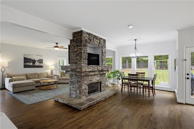 330 Walnut Hills Crossing, Canton, GA 30114