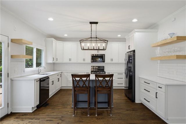 330 Walnut Hills Crossing, Canton, GA 30114