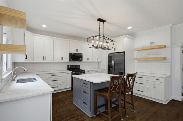 330 Walnut Hills Crossing, Canton, GA 30114