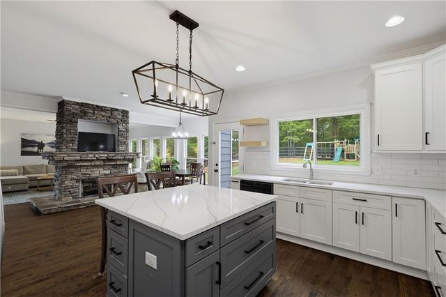 330 Walnut Hills Crossing, Canton, GA 30114