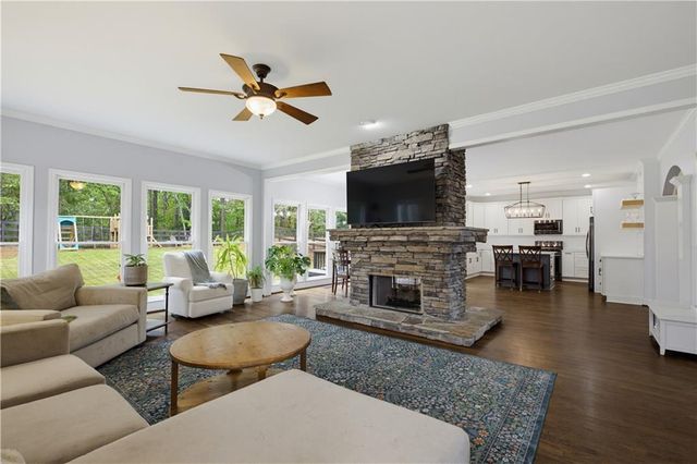 330 Walnut Hills Crossing, Canton, GA 30114