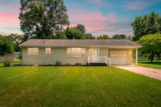17175 Moorepark Road, Three Rivers, MI 49093